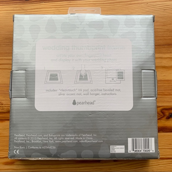 4/$20 Bed Bath & Beyond Wedding Thumbprint Frame - Picture 7 of 9